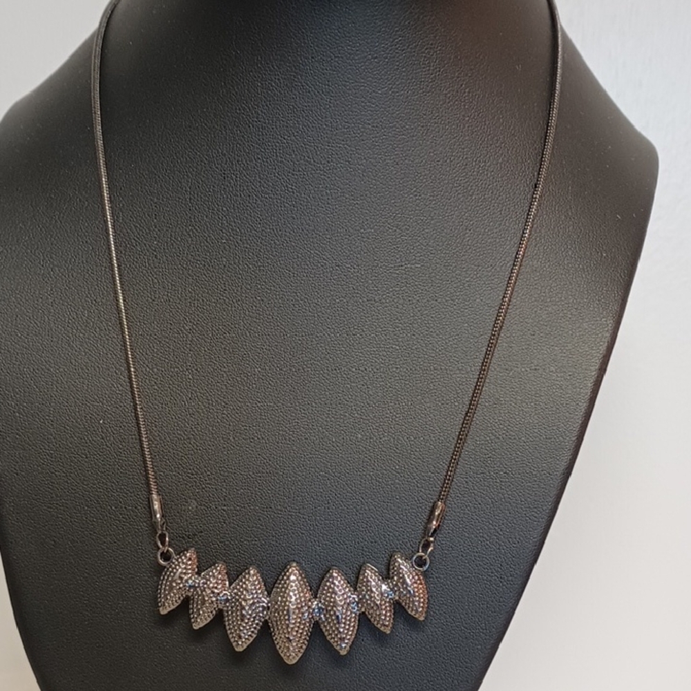 Reversible Silver Tone Necklace with Pointed Oval Design